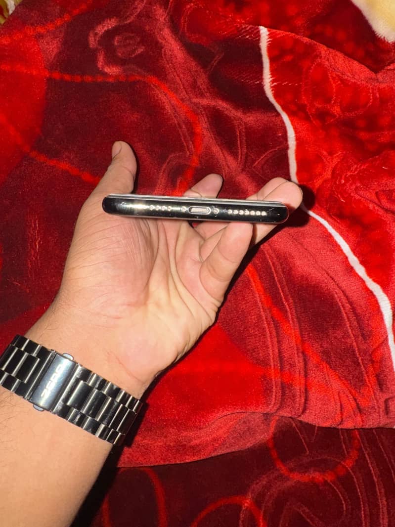 Apple iPhone 11 Pro Max 1