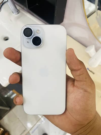 Apple iPhone 15