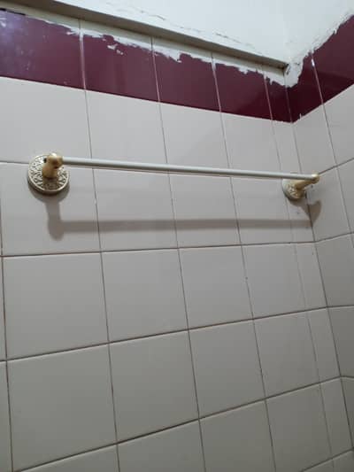 2 complete bathroom sets with mirrors