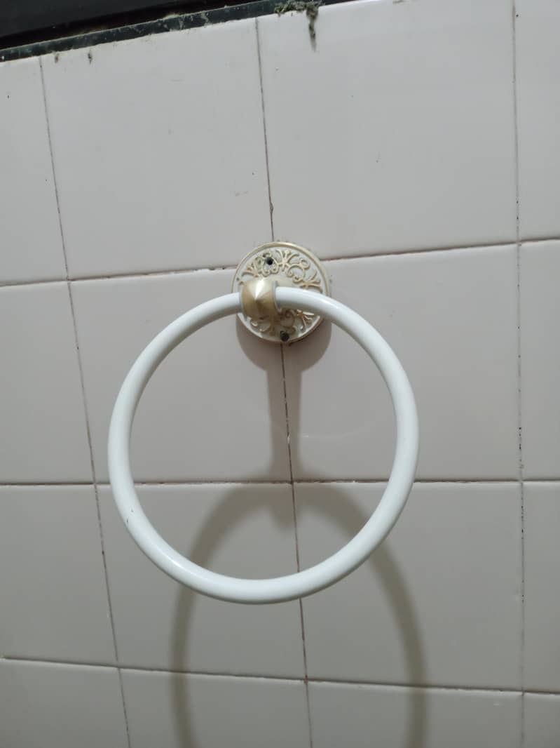 2 complete bathroom sets with mirrors 1