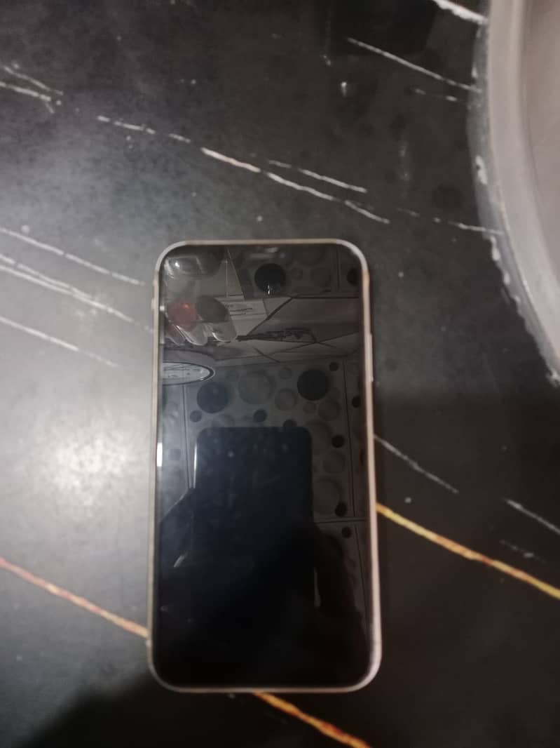 Apple iPhone 11 3