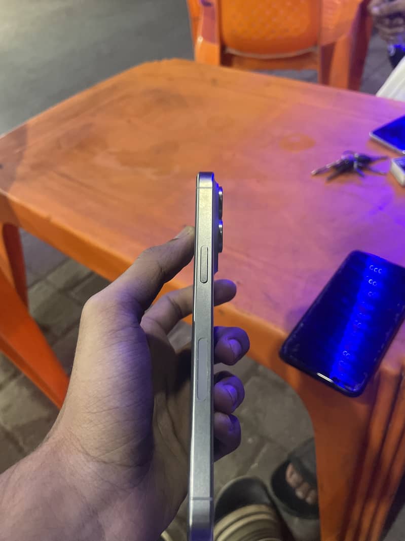 Apple iPhone 15 Pro Max 1