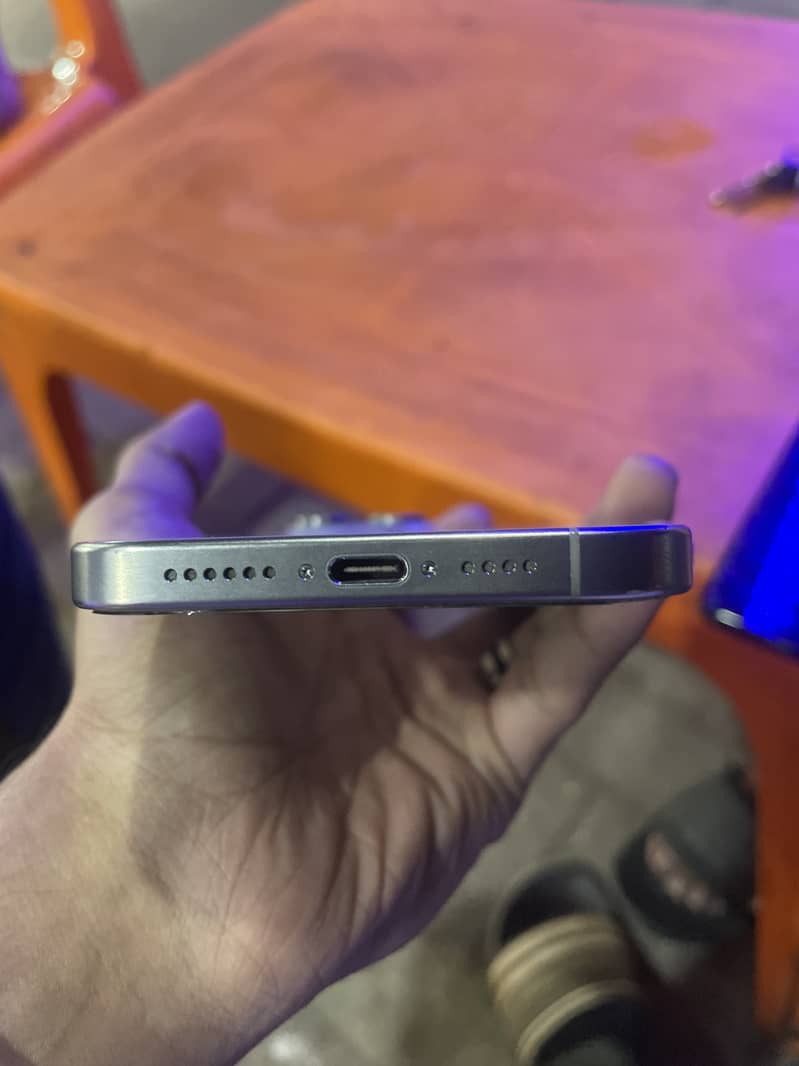 Apple iPhone 15 Pro Max 4