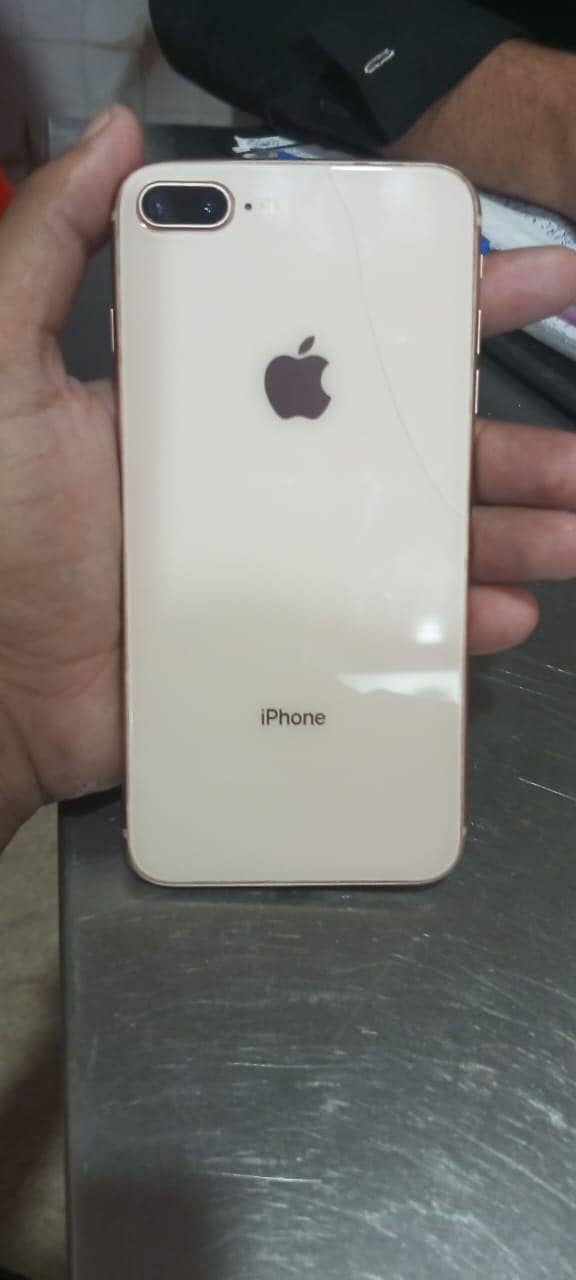 Apple iPhone 8 Plus 0