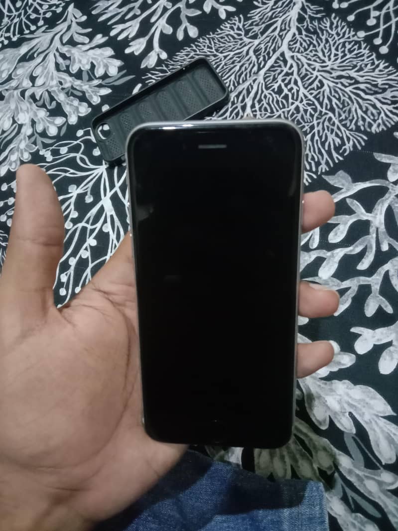 Apple iPhone 6S 1