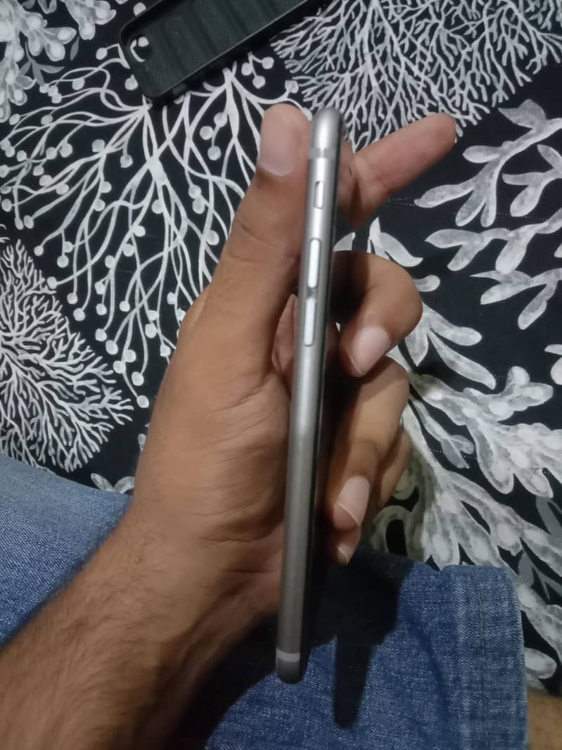Apple iPhone 6S 2