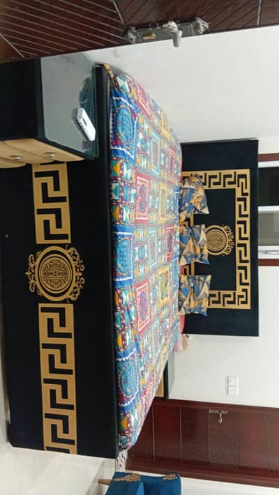 bed set with 2 side tables