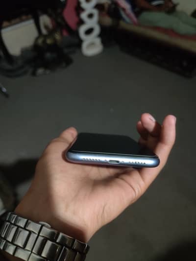 Apple iPhone 11
