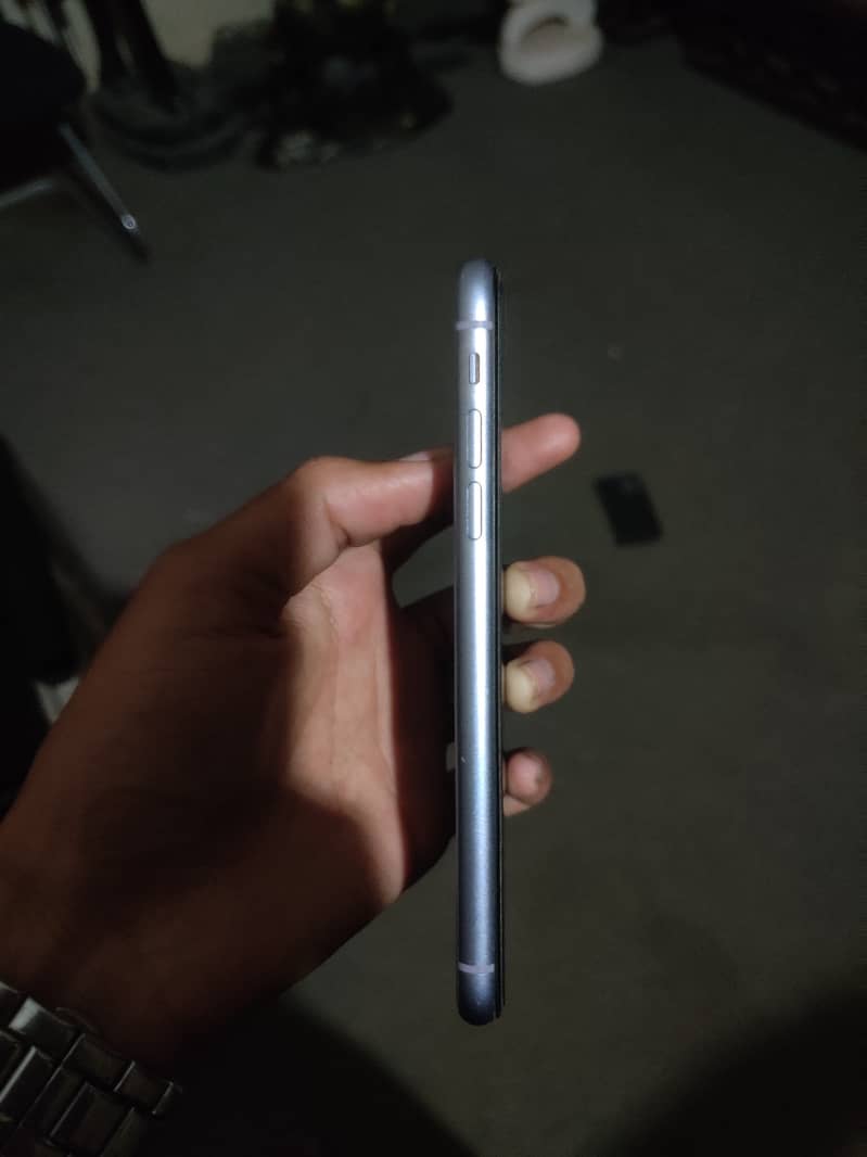 Apple iPhone 11 2