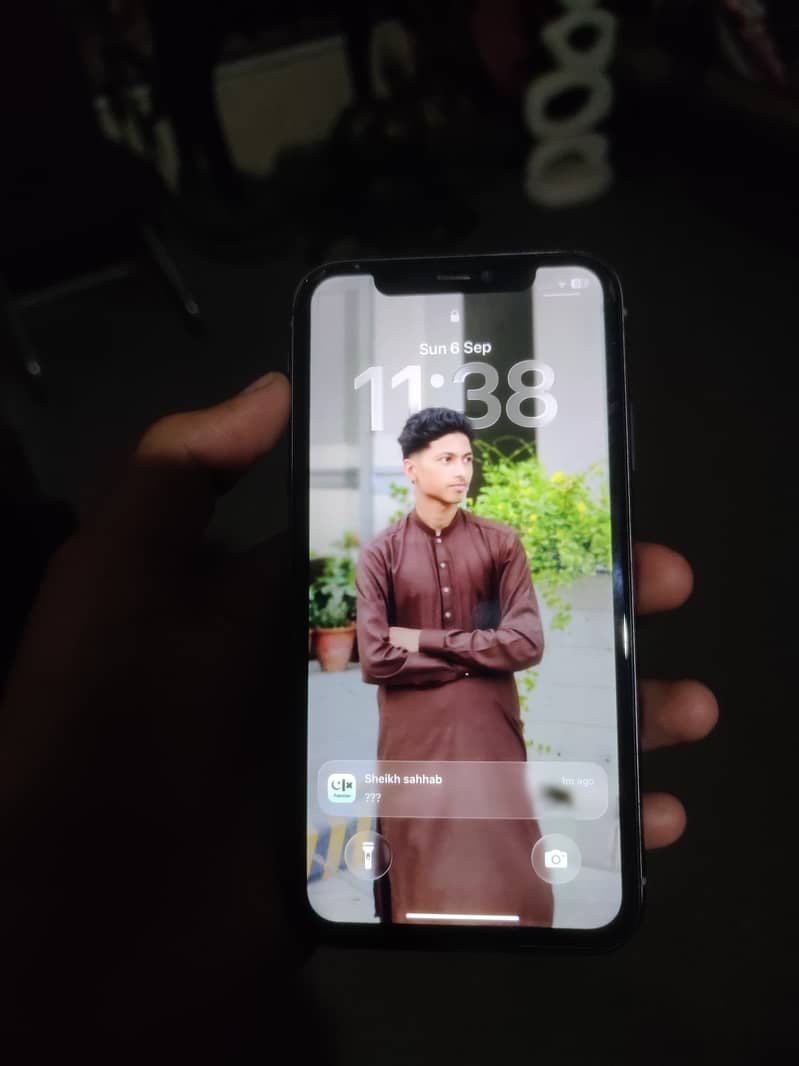 Apple iPhone 11 4