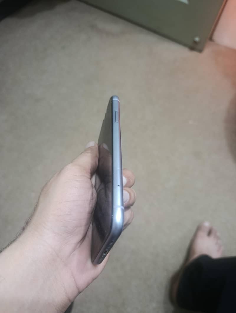 Apple iPhone 11 5
