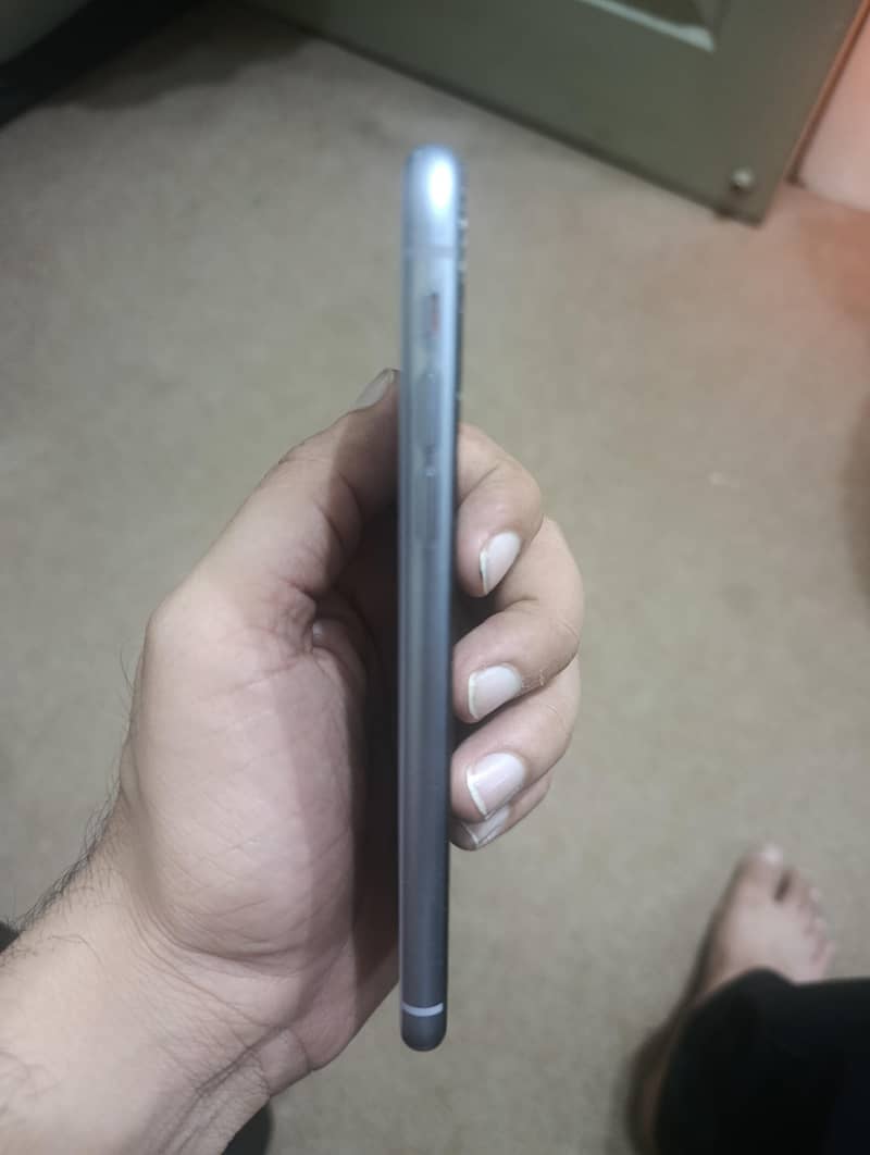 Apple iPhone 11 8