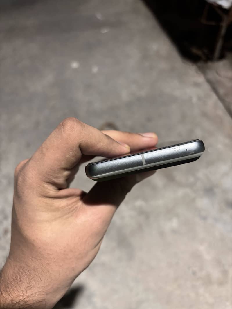 Google Pixel 8 2
