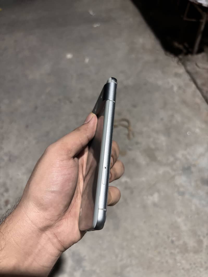 Google Pixel 8 3