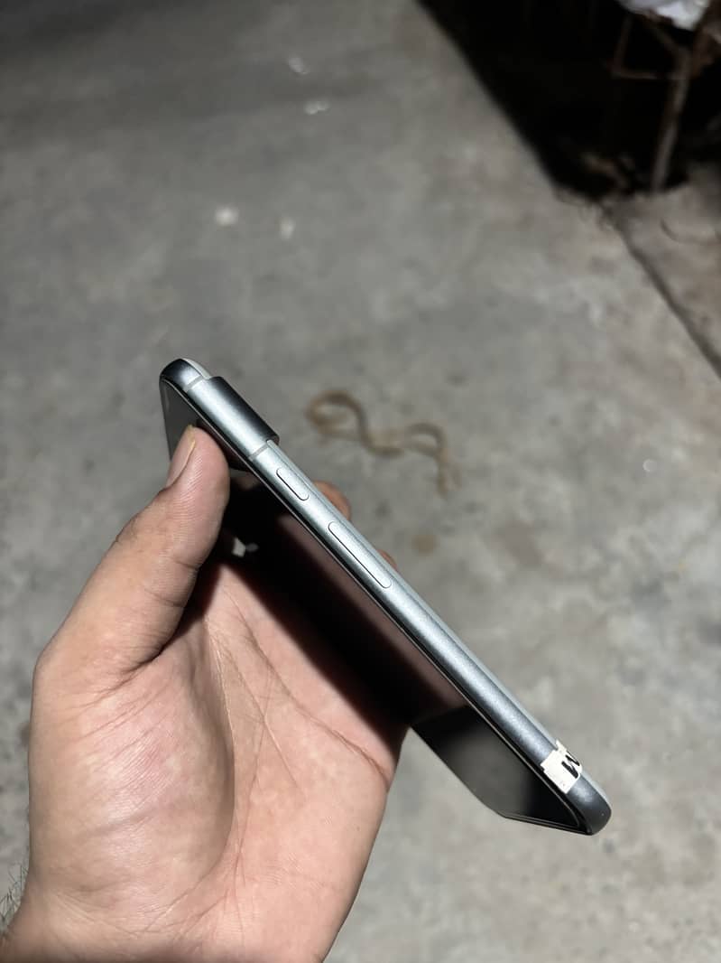 Google Pixel 8 5