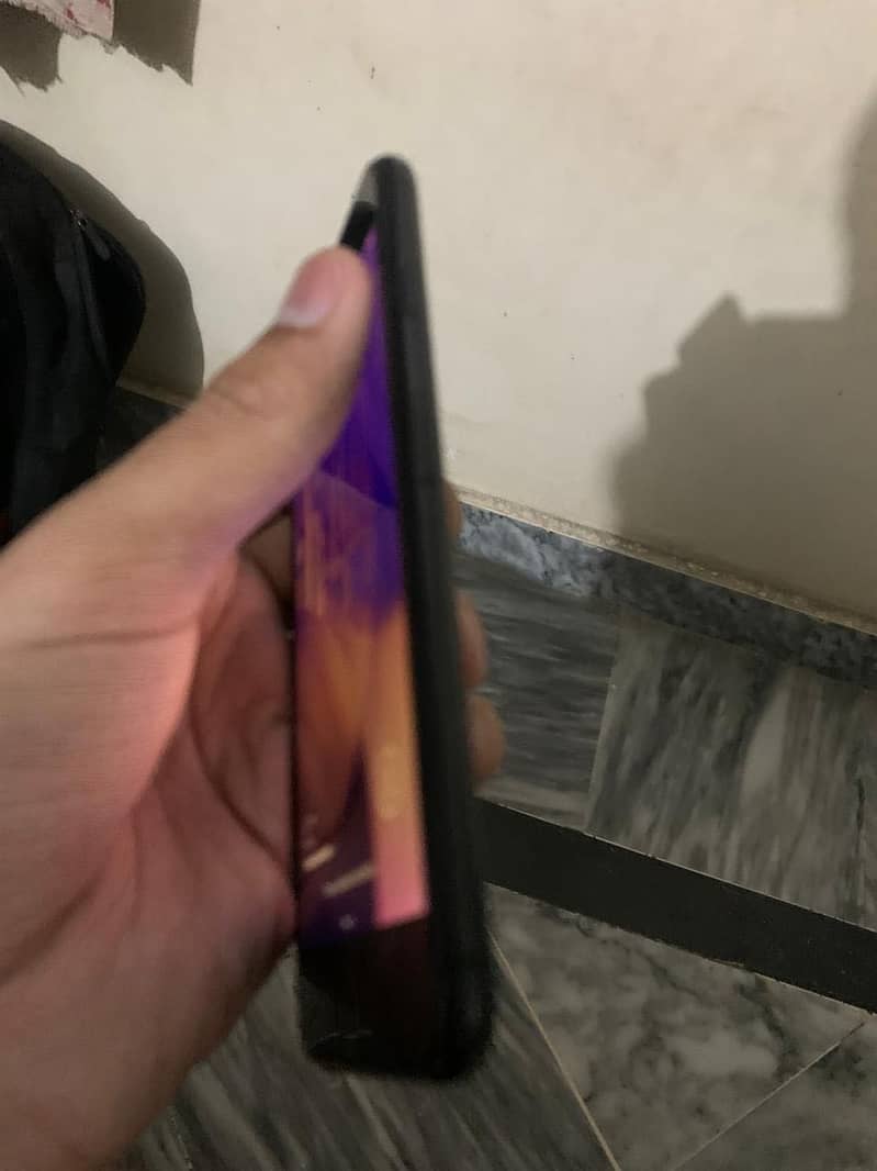 Apple iPhone SE 2 5