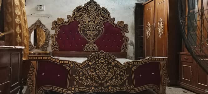 Royal Design Wooden Bed Set with 2 Side Tables  Used