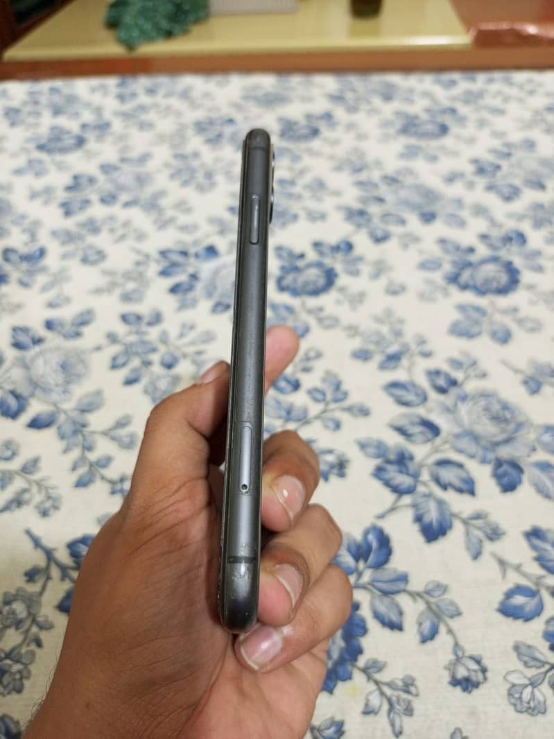 Apple iPhone 11 6