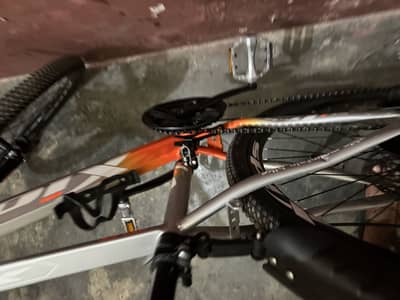 New cycle ha 1 day use only  walk k lia bot achi cheez ha