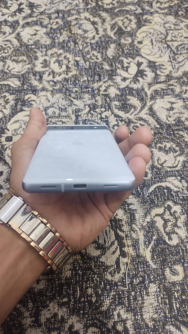 Google Pixel 7a 4