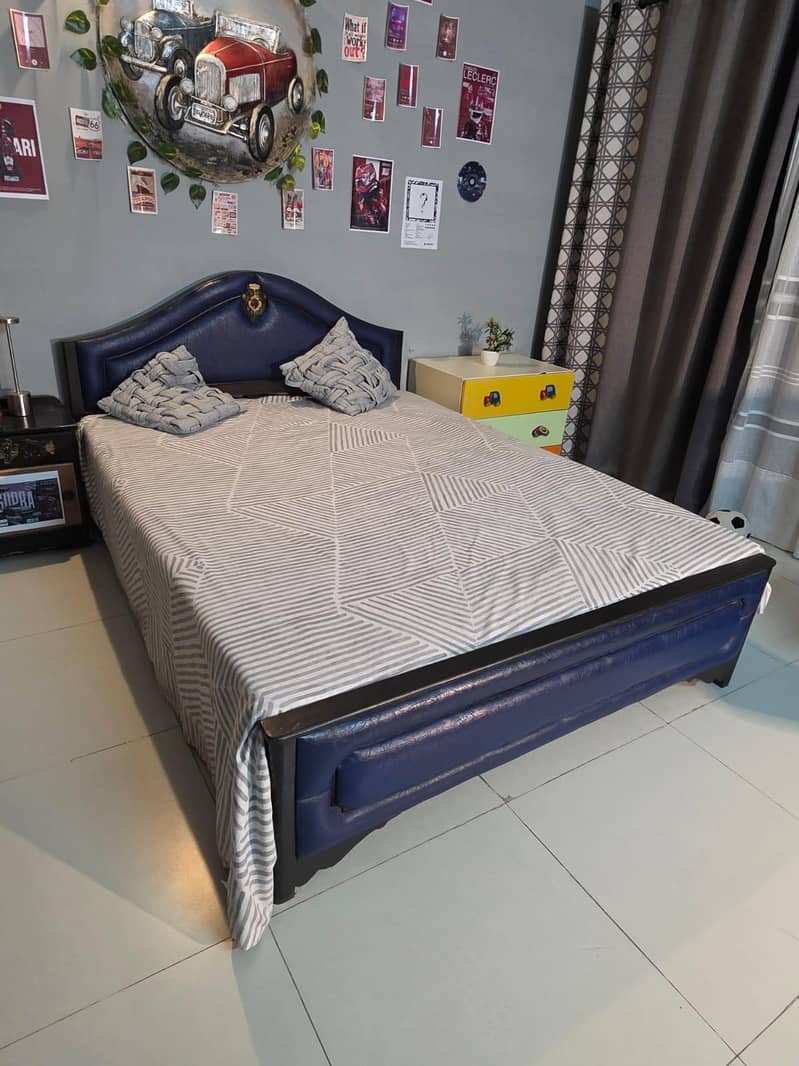 Queen Size Bed 2