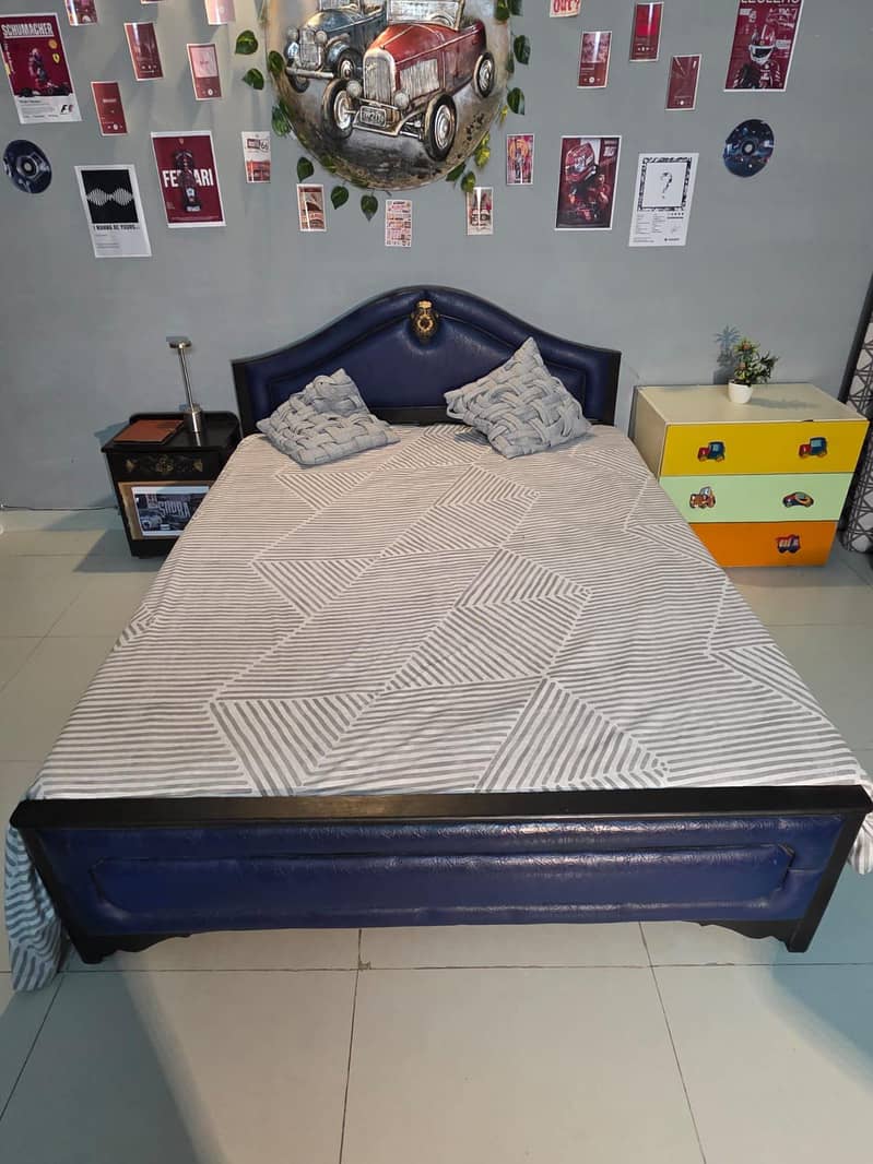 Queen Size Bed 3