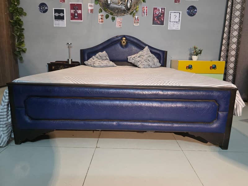 Queen Size Bed 4