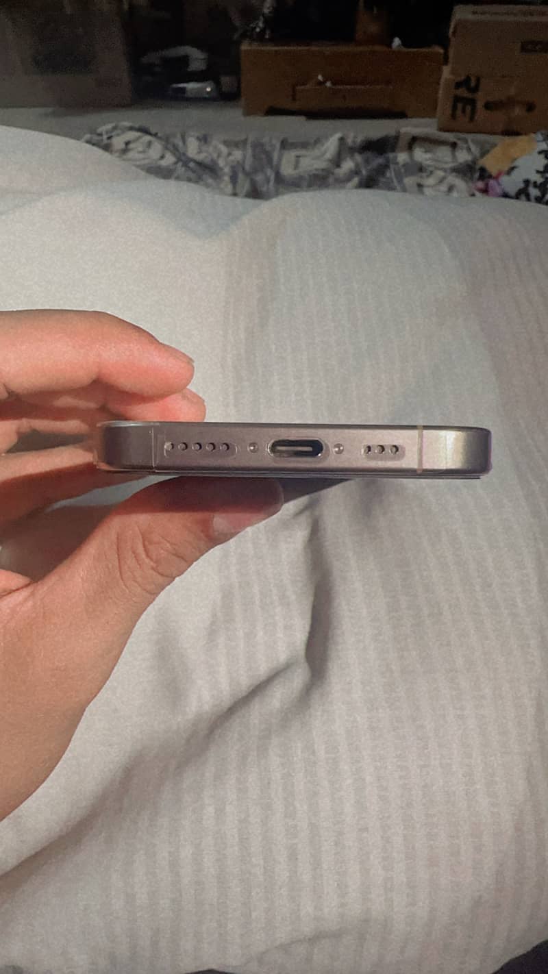 iPhone 16 Pro jv 5