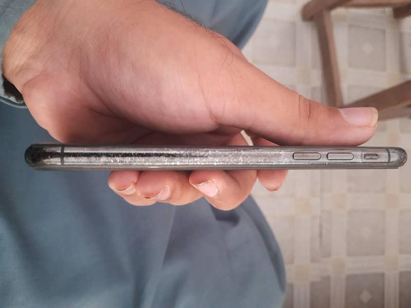 Apple iPhone X 3