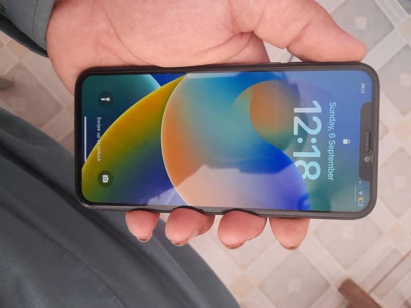 Apple iPhone X 4