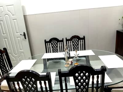 6 Seater Oval Glass Top Dining Table Set – Excellent Condition