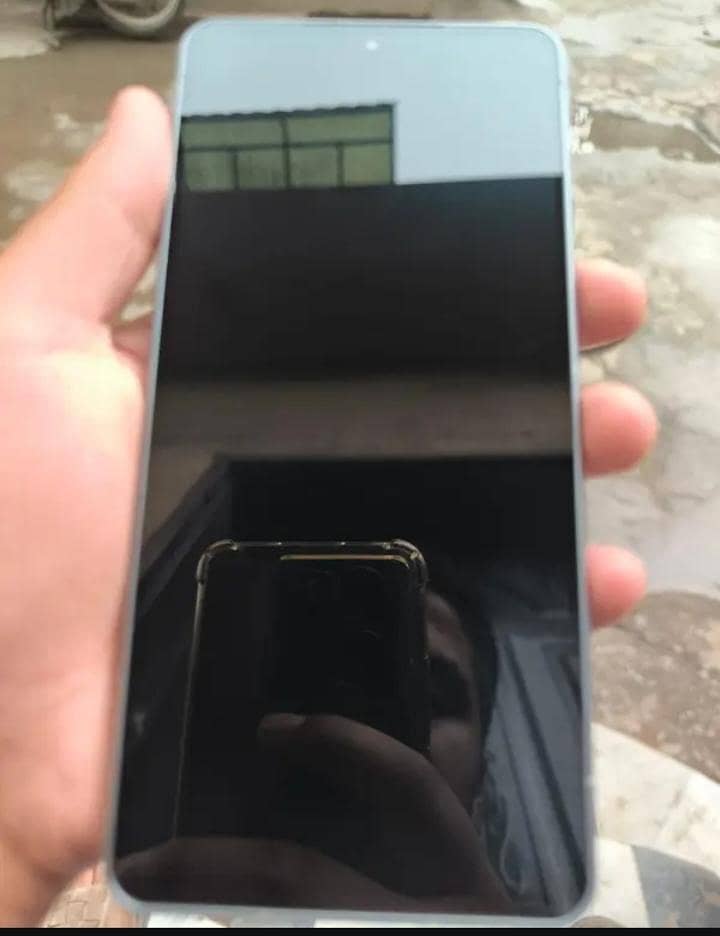 Sharp Aquos Sense7 1