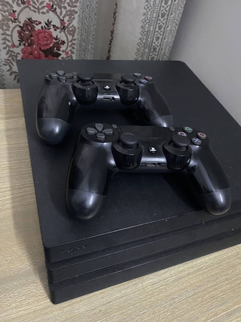 Ps4 Pro Good condition 2