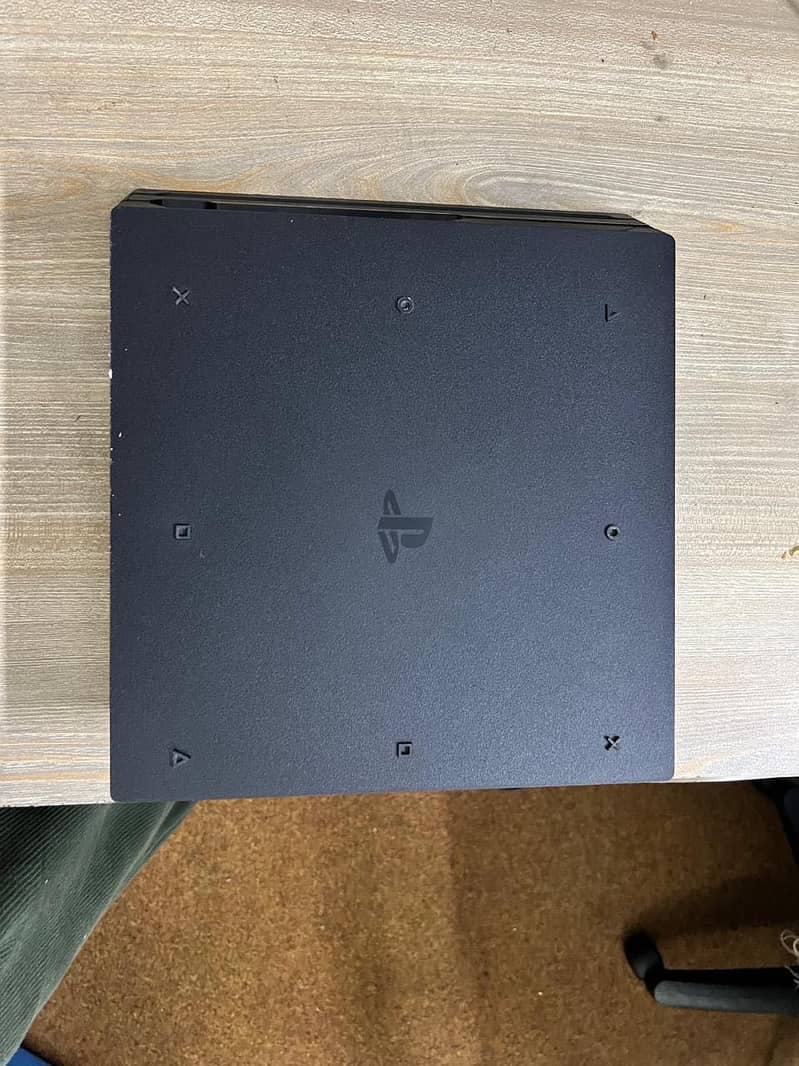 Ps4 Pro Good condition 5
