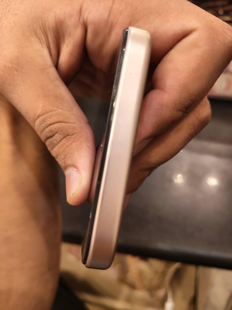 OPPO A6 4