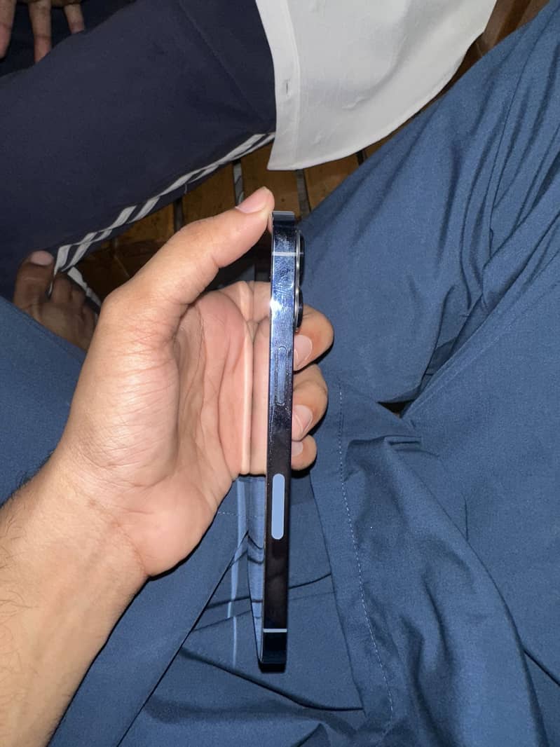 Apple iPhone 13 Pro 2