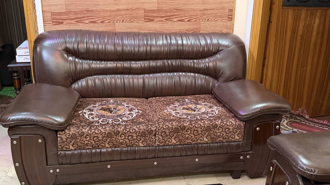 Good condition sofa set 3