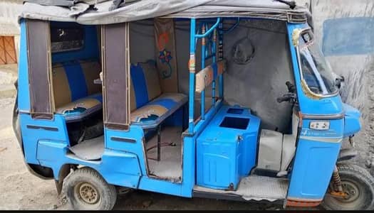 Sagar gadi ok genuine color Mein 6 seater okay gadi Mein Koi Kam Nahin