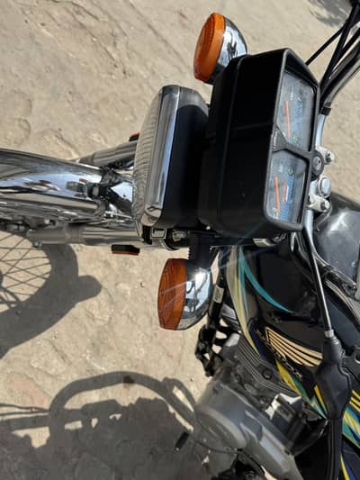 125 black honda 125  25 /26