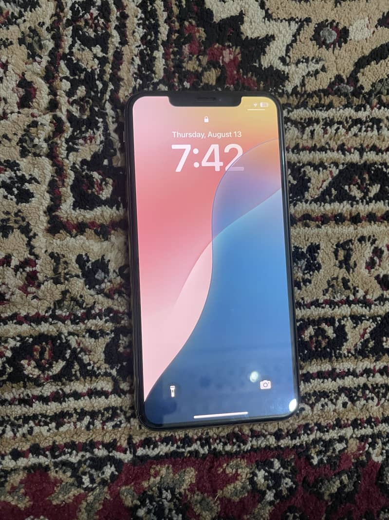 Apple iPhone XS Max 1