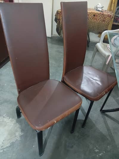 6 Dining chairs and divider for crockery  available for sell