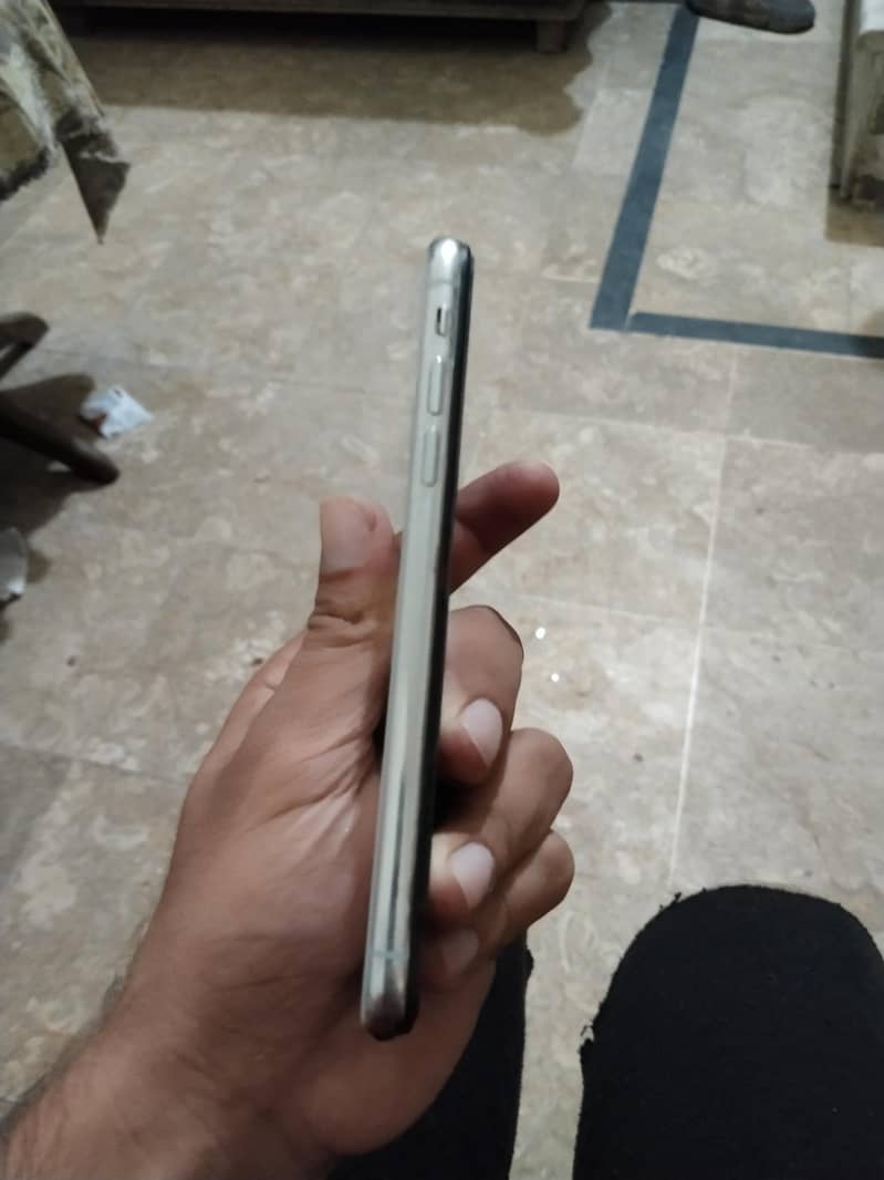 Apple iPhone X 2