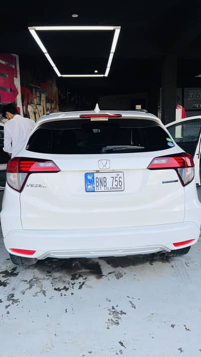 Honda Vezel 2015 Z Sensing Top of The Line