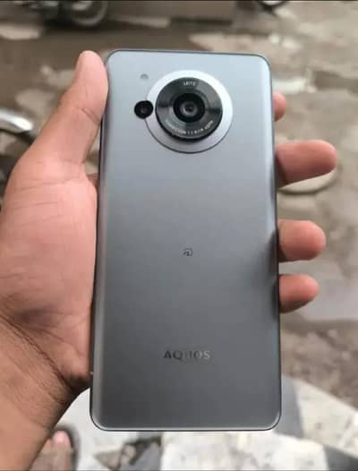 Sharp Aquos Sense7