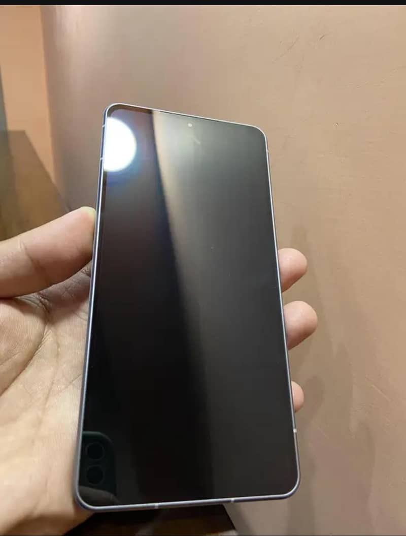 Sharp Aquos Sense7 4