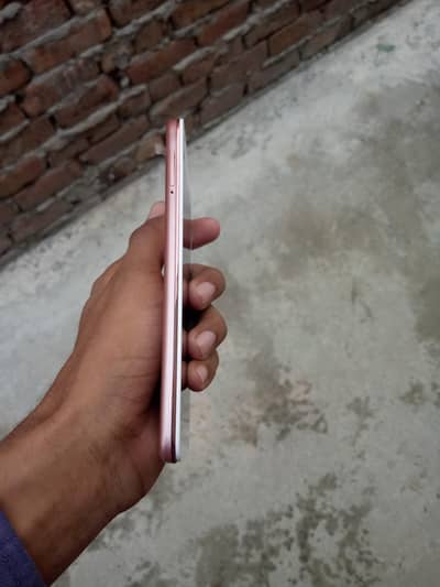 Vivo Y66 6/128 with box and charger