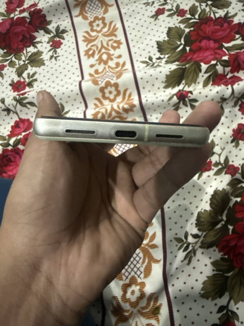 Pixel 7 4