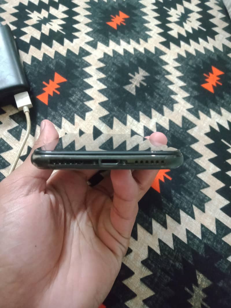 Apple iPhone X 5