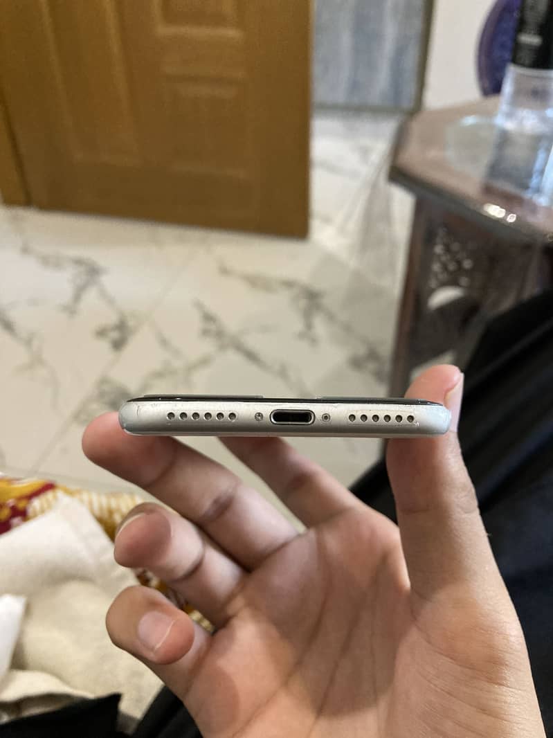 Apple iPhone SE 2 2