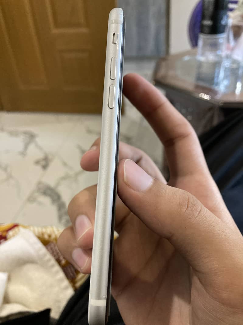 Apple iPhone SE 2 3